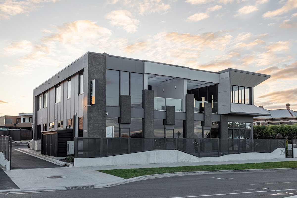 Shree Dental & Implant Centre