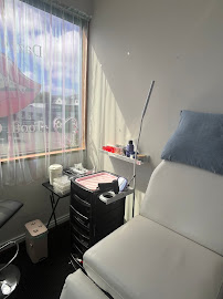 Dazzle Teeth Tooth Gems and Grillz