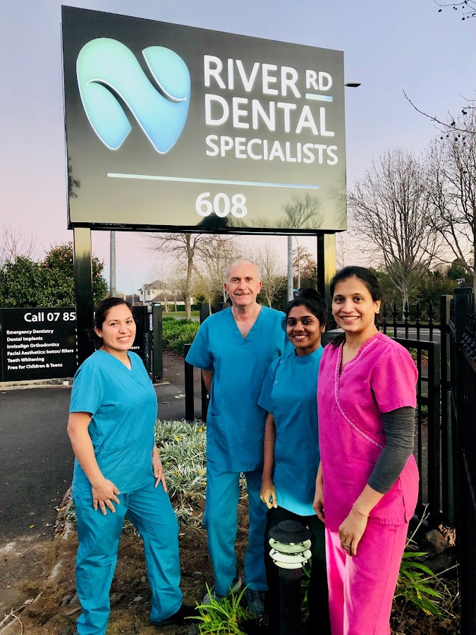 River Road Dental Centre - dental clinic in Hamilton