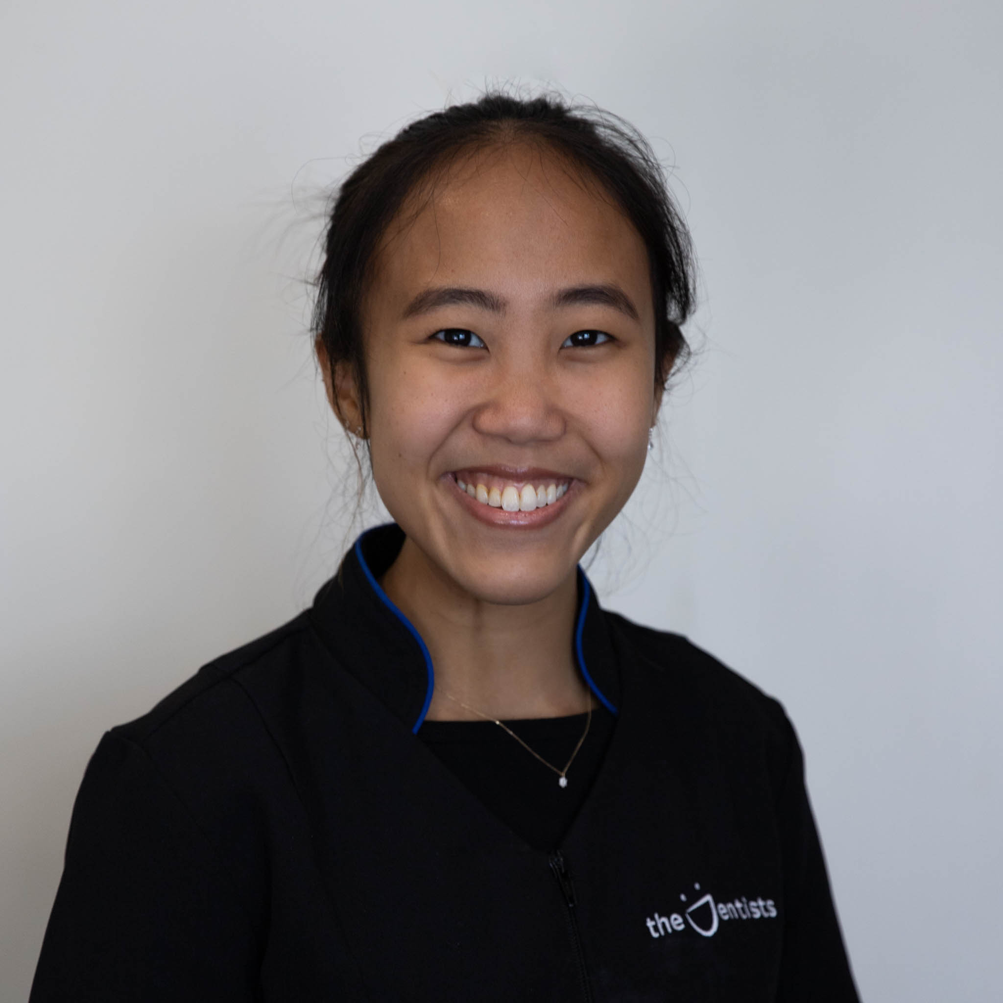 Dentist Mei Ironside - Full-mouth rehabilitation, clear aligners, implants
