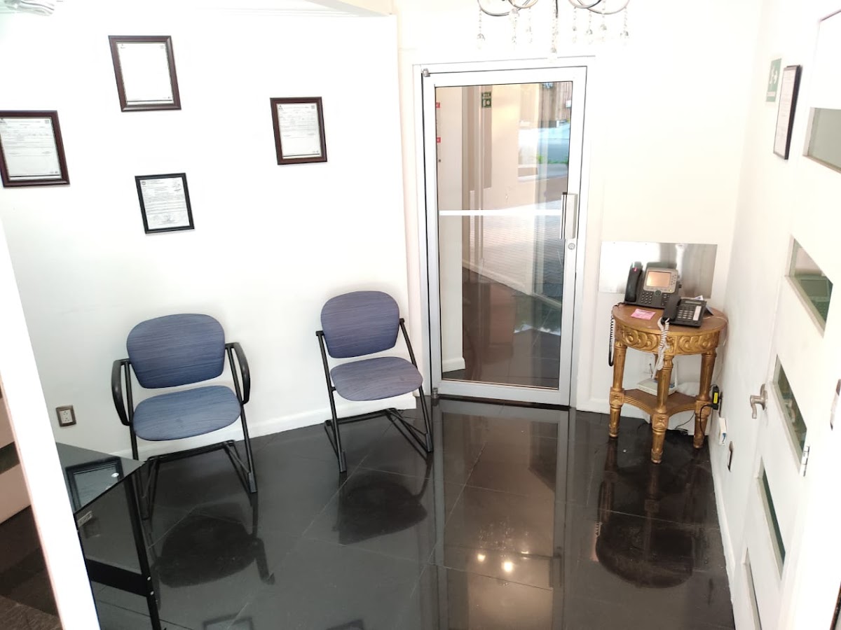 Dental Clinic Clínica Médica Dental De Tijuana dental clinic in Tijuana