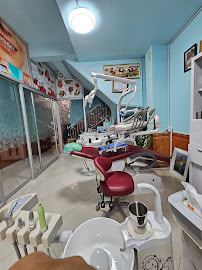 Smile Dental Clinic - ຄລີນິກປົວແຂ້ວ ສະມາຍ