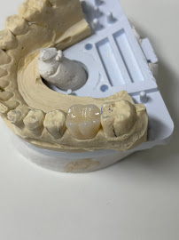 Dentista 24h - Centro SP - Urgências - Dr. Bruno Frison - CROSP 128.512