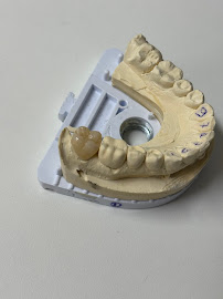 Dentista 24h - Centro SP - Urgências - Dr. Bruno Frison - CROSP 128.512