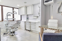 Odonto Liuzzi | Lentes de Contato Dental | Prótese Protocolo | Ortodontia | Periodontia | Implante Dentário | Dental Tourism