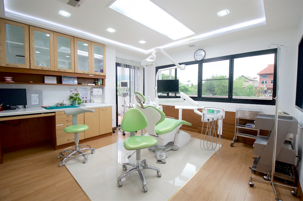 Kitcha Dental Clinic - dental clinic in Chiang Mai, Thailand