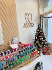 Jessie - FairyDent Dental Clinic จัดฟันกับหมอเจสซี่(หลัง มช.)