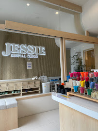 Jessie - FairyDent Dental Clinic จัดฟันกับหมอเจสซี่(หลัง มช.)