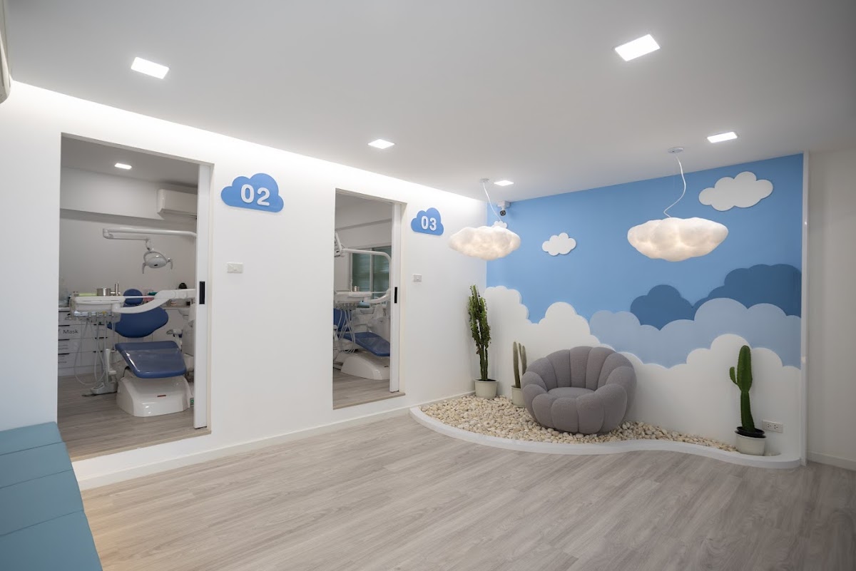Cloud Dental Clinic - dental clinic in Chiang Mai, Thailand