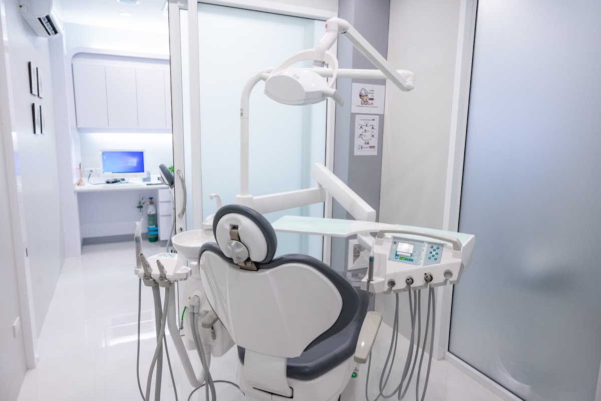 Say Teeth Dental Clinic คลินิกทันตกรรม เซย์ทีธ ทำฟัน-จัดฟัน x-ray3มิติ หลังมช - dental clinic in Chiang Mai, Thailand