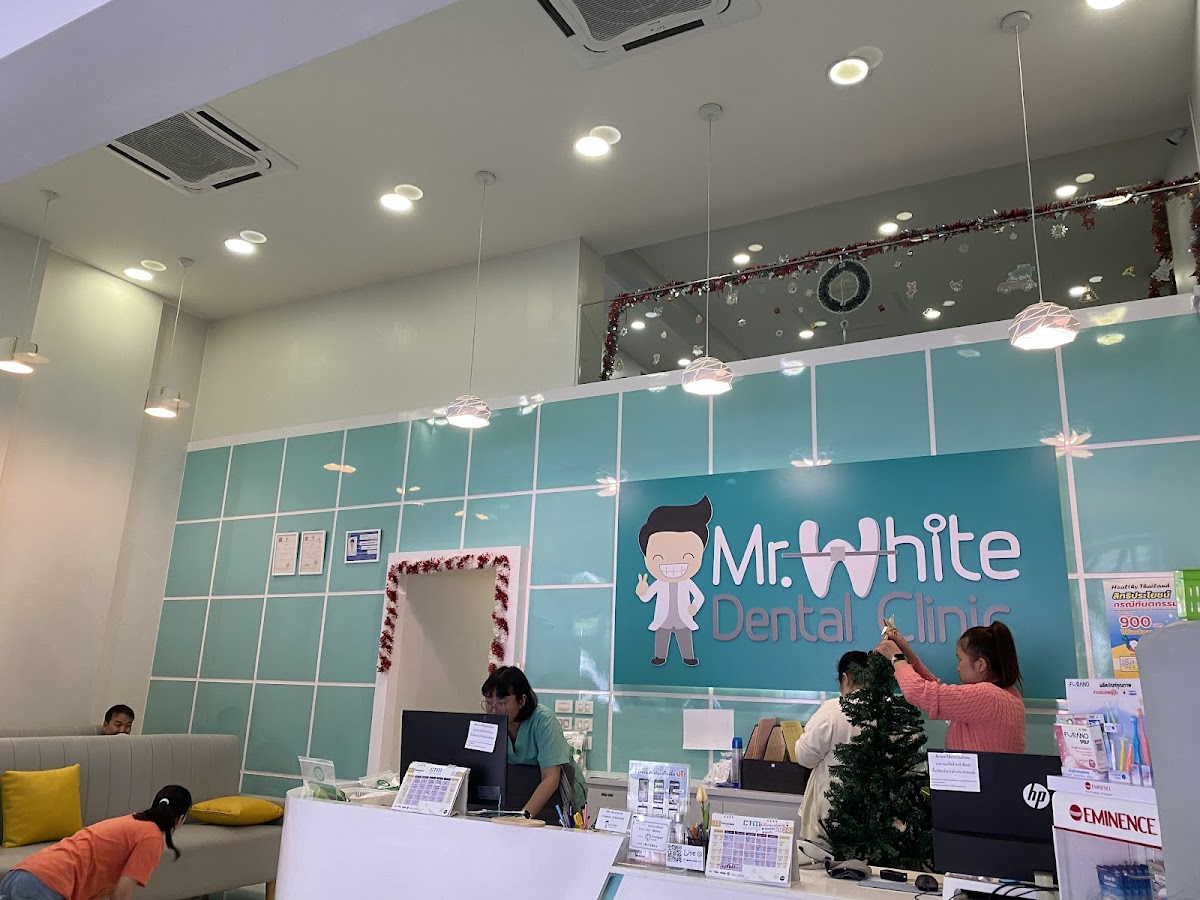 Mr.White Dental Clinic - dental clinic in Chiang Mai, Thailand