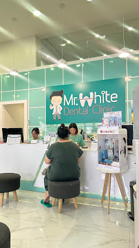Mr.White Dental Clinic