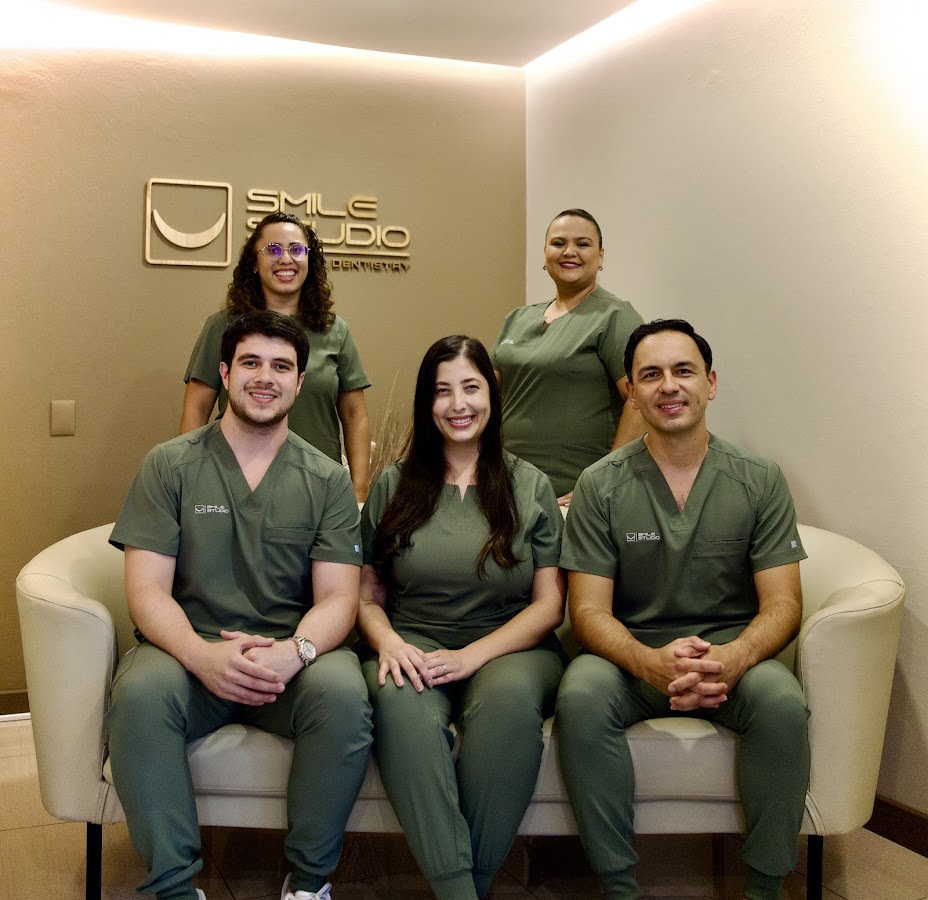 Smile Studio - dental clinic in Escazu