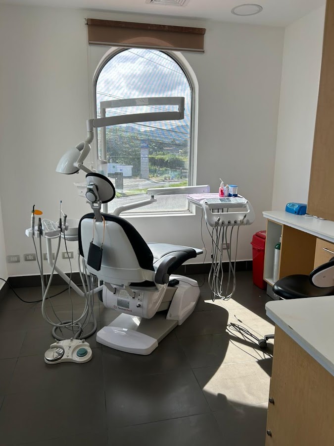 Dr. Esteban Urzola, Urzola Dentistry - dental clinic in San Jose