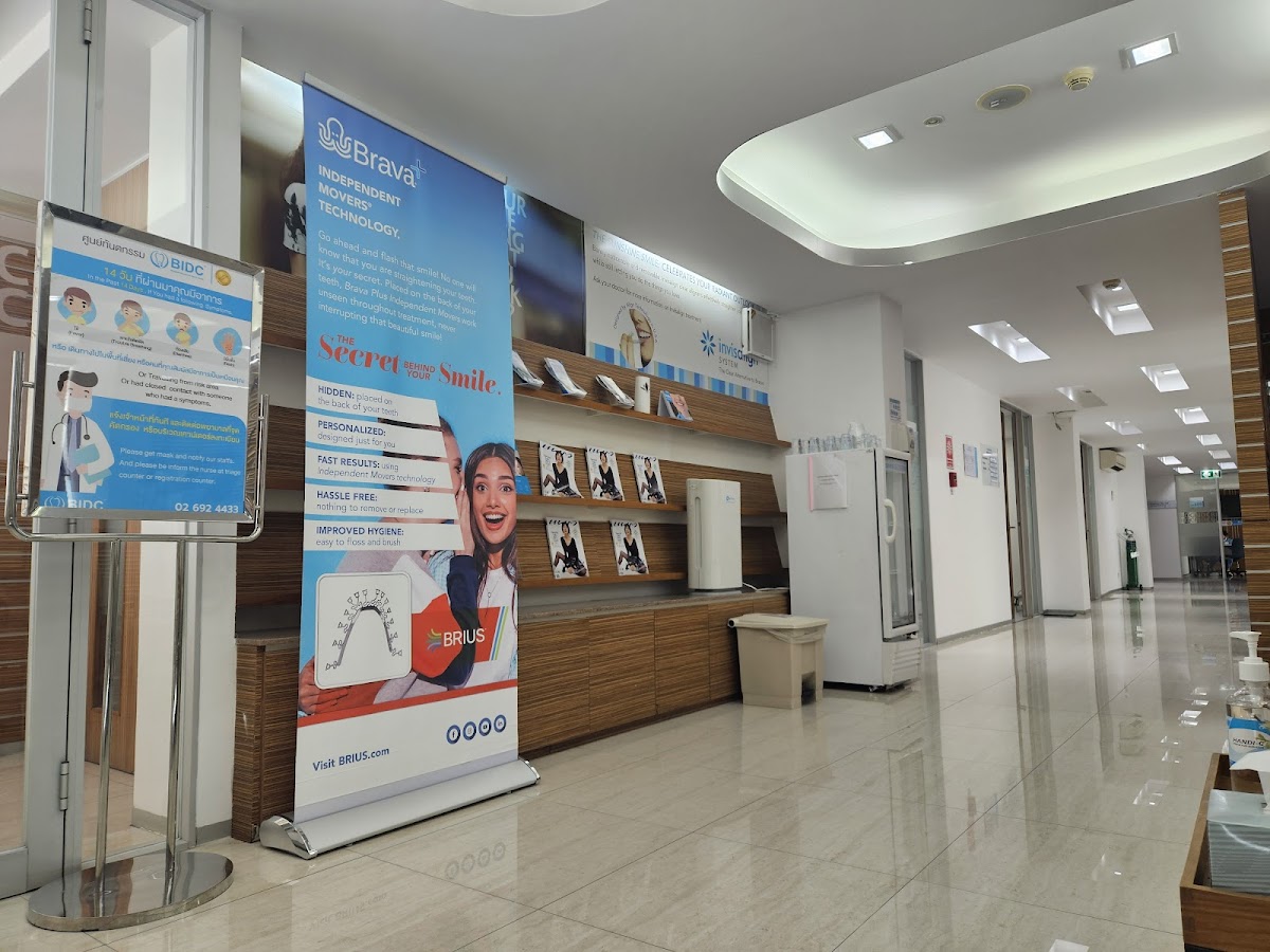 Bangkok International Dental Center dental team
