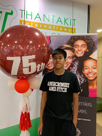 Thantakit International Dental Center in Bangkok, Thailand