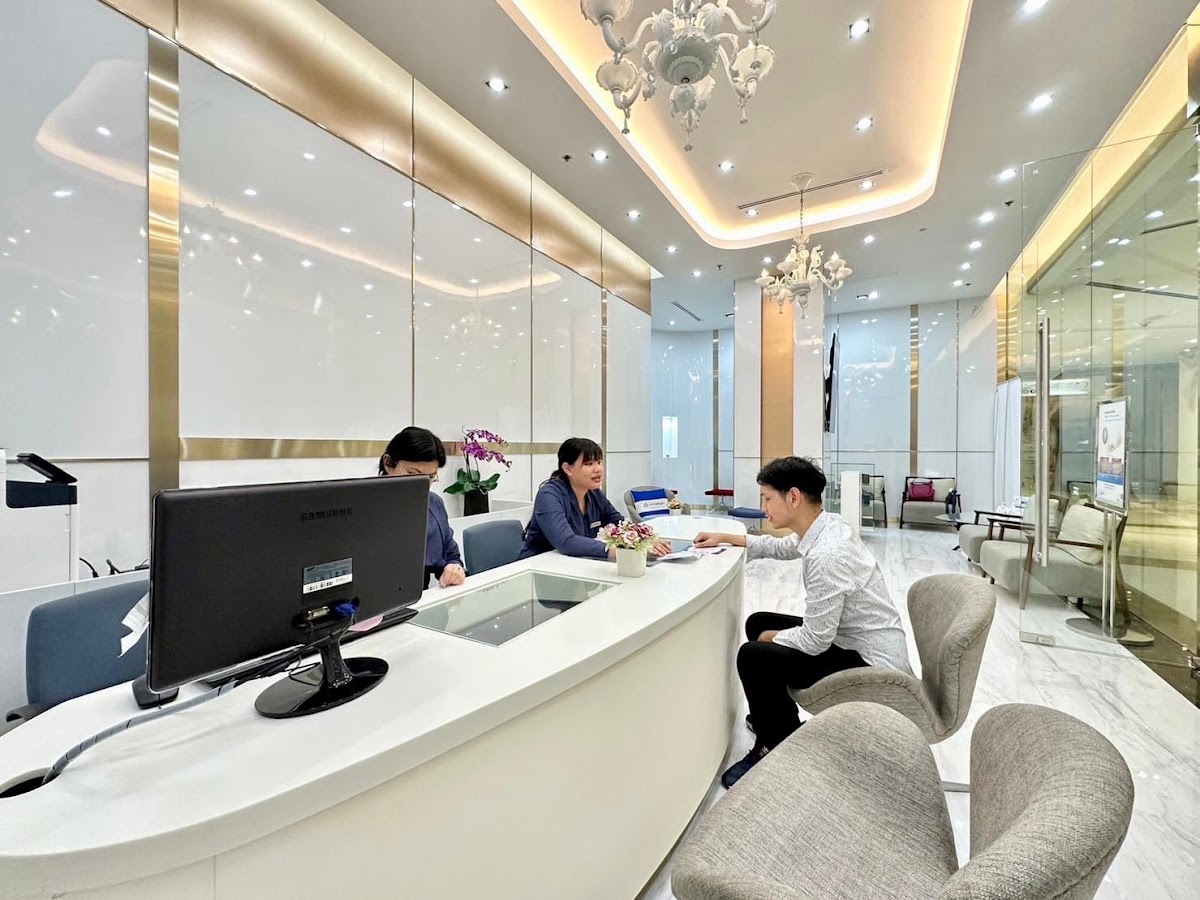 BIDC Dental Clinic @ Siam Paragon cosmetic dentistry