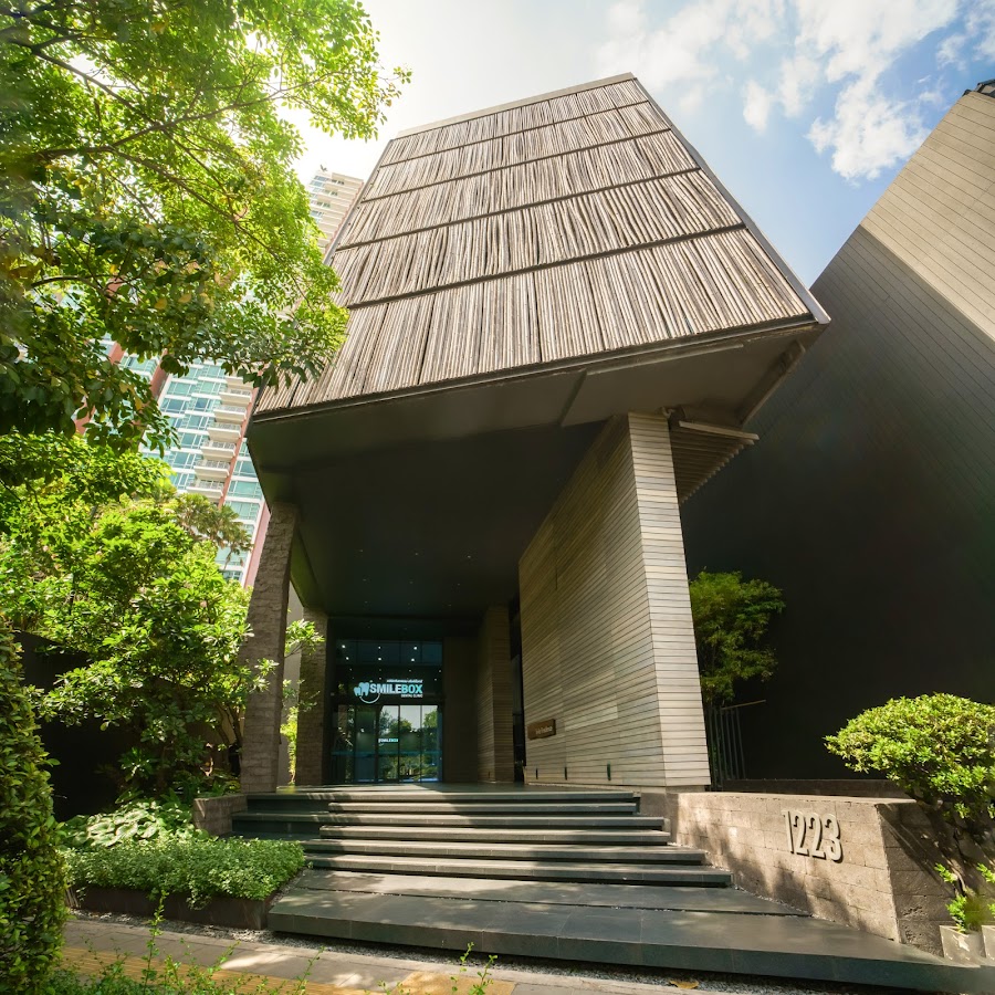 SmileBox Dental Clinic Thonglor Sukhumvit คลินิกทันตกรรมสไมล์บ็อกซ์ ทองหล่อ สุขุมวิท - dental clinic in Bangkok, Thailand