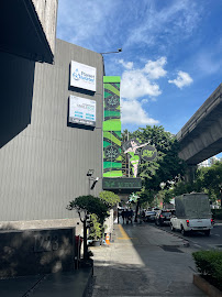 SmileBox Dental Clinic Thonglor Sukhumvit คลินิกทันตกรรมสไมล์บ็อกซ์ ทองหล่อ สุขุมวิท