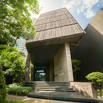 SmileBox Dental Clinic Thonglor Sukhumvit - all on 4 dental implants clinic in Bangkok