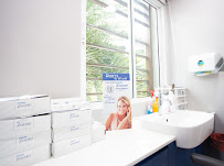 Smile and Shine Dental Clinic - คลินิกทันตกรรมสไมล์แอนด์ชายน์ ทำฟัน รากฟันเทียม