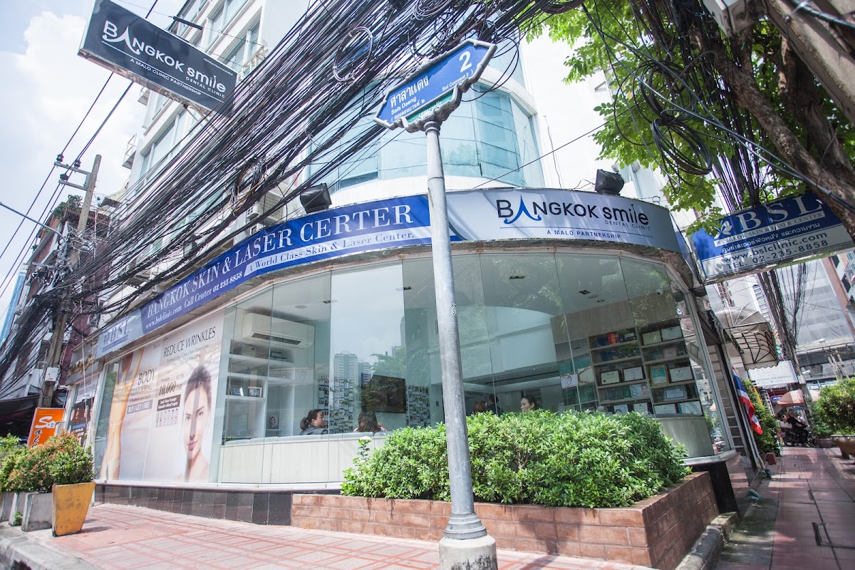 Bangkok Smile Dental Clinic Silom - dental clinic in Bangkok, Thailand