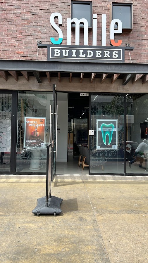 Smile Builders - dental clinic in Tijuana