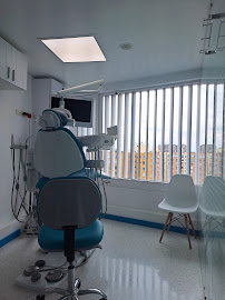 Dr. Christian Felipe Pinto | Odontología en Bogotá l Diseño de sonrisa | Dentist | Implantes Dentales | Prótesis Dentales