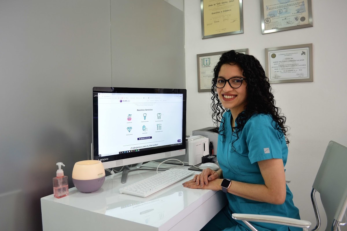 Dra Amdie Chirinos - Endodoncista en Bogotá - dental clinic in Bogota, Colombia