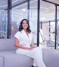 Dra. Laura Grandas Odontología Estética