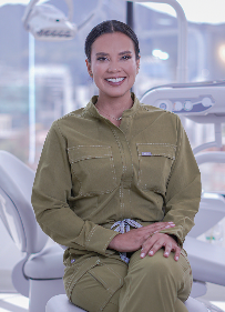 Dra. Laura Grandas Odontología Estética