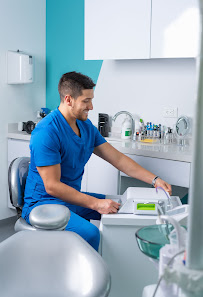 Dr. Alejandro Torres