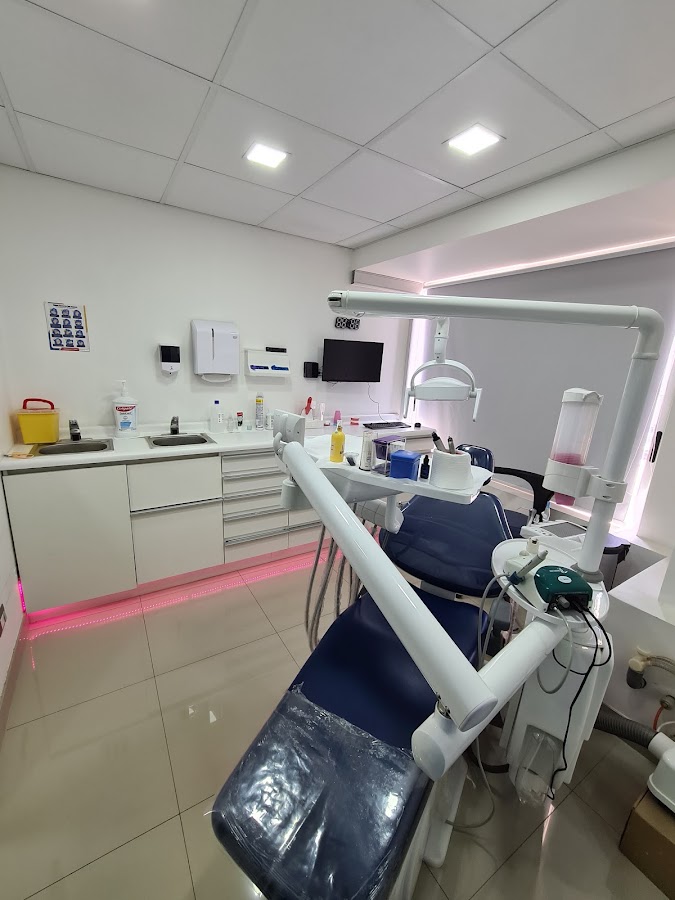 Centro Dental BeHappy - dental clinic in Santiago