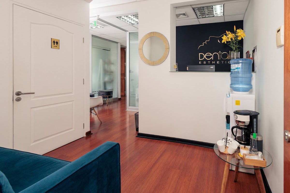 Clínica Dental Esthetic - dental clinic in Viña del Mar