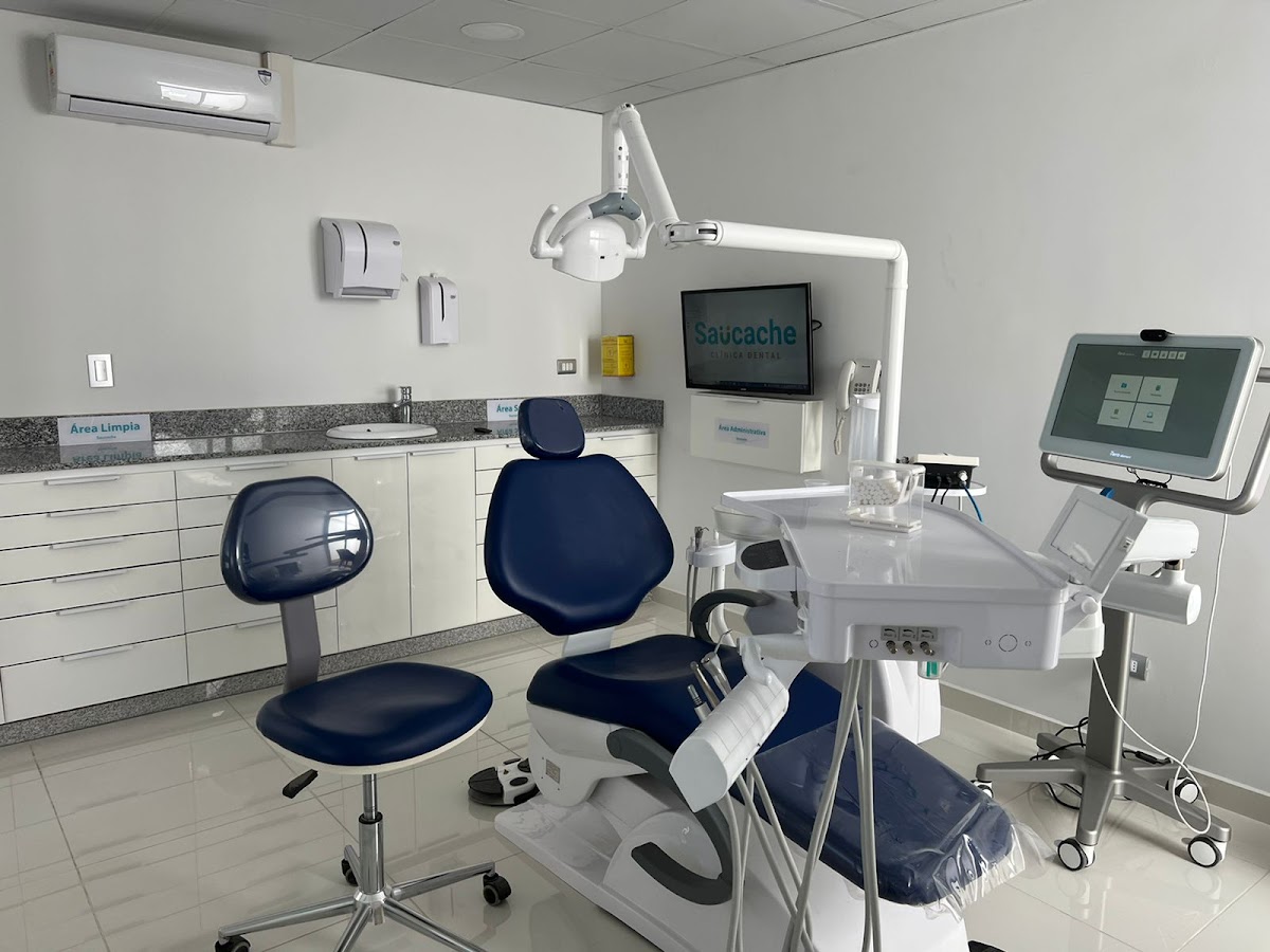 Clínica Dental Saucache - dental clinic in Arica
