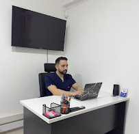 Clínica dental Dr. Alejandro Rodríguez l Diseños de sonrisa l Carillas l Coronas dentales l Urgencias dentales