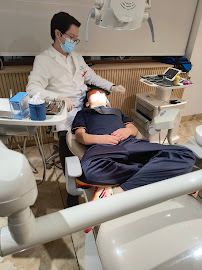 Dr. Manuel Gonzalez Gonzalez | Esp. en Endodoncia sin dolor & Estética Dental | Microscopía & Sedación Consciente