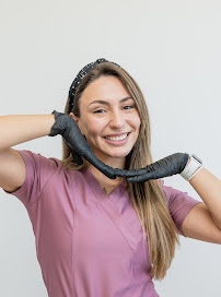 Dra Nicol Rojas - Armonización y Rejuvenecimiento Facial