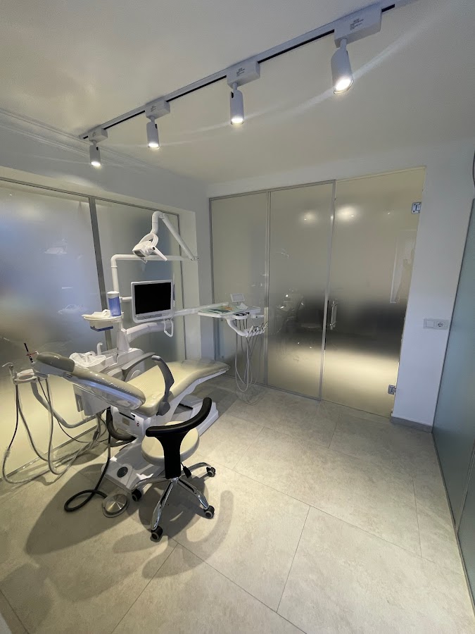 Dental Clinic Rezident Clinic dental clinic in Batumi