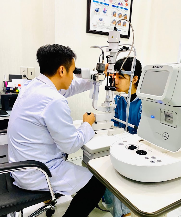 EYE CLINIC - Ths Dr. Pham Dang Quang - dental clinic in Nha Trang, Vietnam