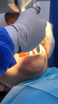 Odontologo Moisés Lukowiecki - Urgencia y Clínica Dental 24 Horas