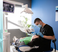 Dr. Roland Zhuka | Dentisti in Albania