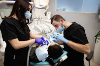 Dr. Roland Zhuka | Dentisti in Albania