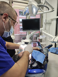 Divino Dental Clinic - Impianti Dentali in Albania