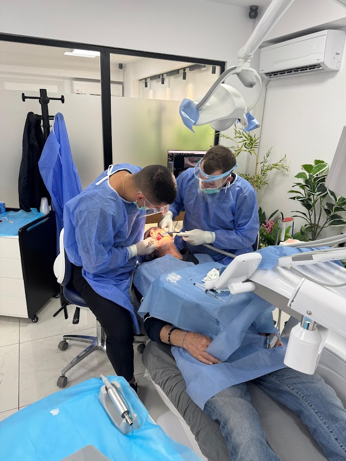 Dentisti in Albania Sorriso a Tirana - dental clinic in Tirana, Albania