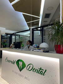 Emerald Dental | Dentista Albania: Dal Volo alla Cura per Denti e Sorrisi