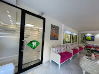 Emerald Dental | Dentista Albania: Dal Volo alla Cura per Denti e Sorrisi