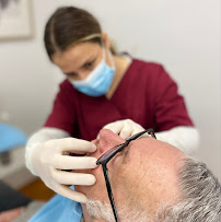 Zeus Dental Clinic - Dentisti in Albania