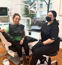 Zeus Dental Clinic - Dentisti in Albania