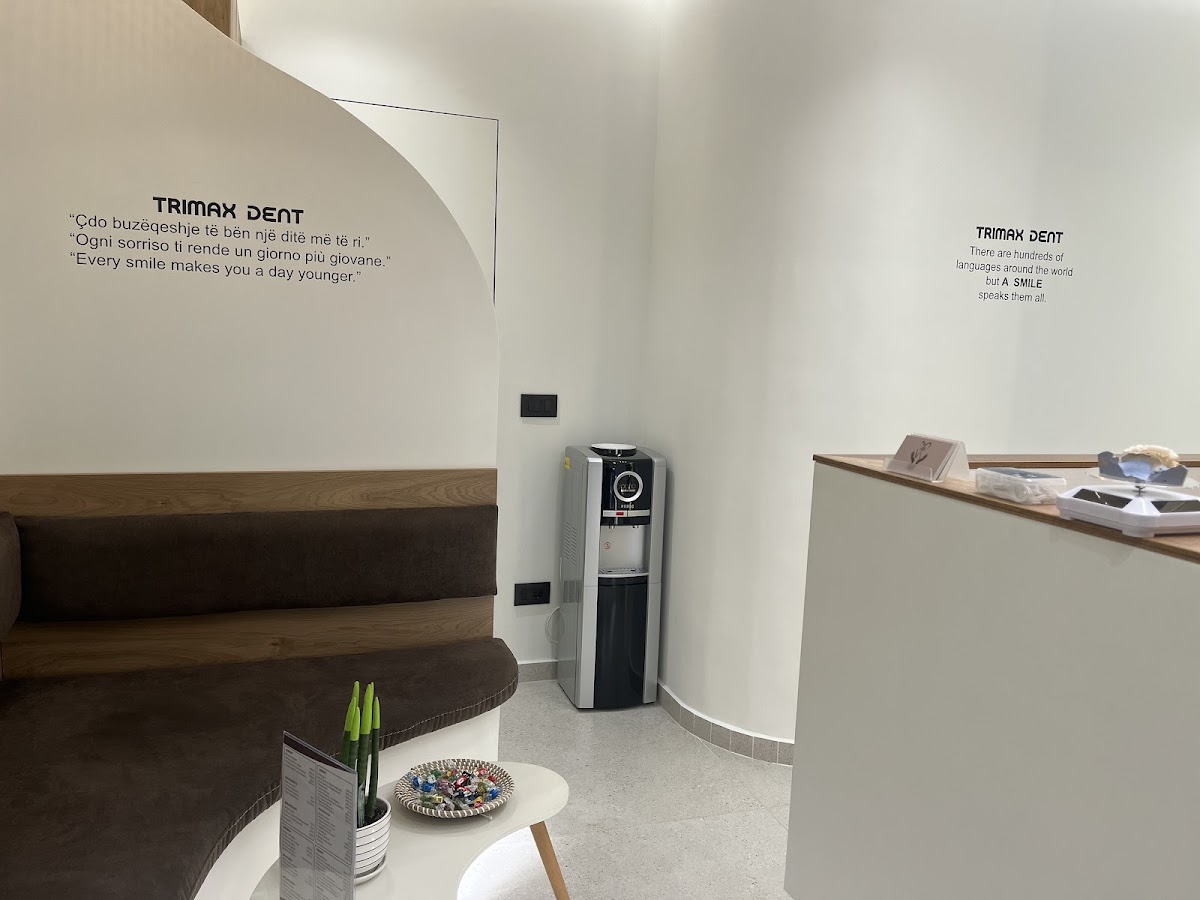 TRIMAX DENT - dental clinic in Saranda
